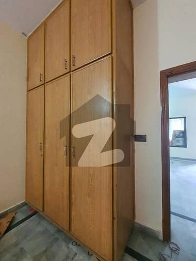 ویلینشیاء ۔ بلاک ایچ1 ویلینشیاء ہاؤسنگ سوسائٹی,لاہور میں 2 کمروں کا 10 مرلہ بالائی پورشن 48.0 ہزار میں کرایہ پر دستیاب ہے۔