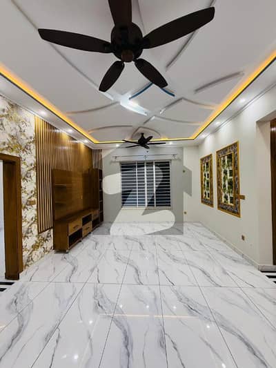 10 Marla Brand new Triple story