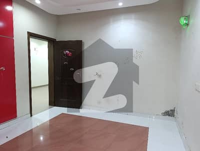 ڈی ایچ اے فیز 8 سابقہ ایئر ایوینیو ڈی ایچ اے فیز 8,ڈی ایچ اے ڈیفینس,لاہور میں 3 کمروں کا 13 مرلہ بالائی پورشن 80.0 ہزار میں کرایہ پر دستیاب ہے۔