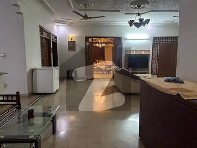 550 SQRYARD DOUBLE STORY 6BDD WELL MAINTAIN HOUSE