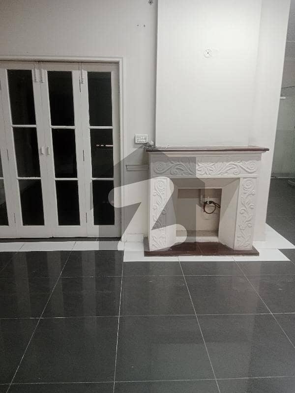 1 Kanal Spacious House Available In Gulberg For Rent 1 Kanal Spacious House Available In Gulberg For Rent