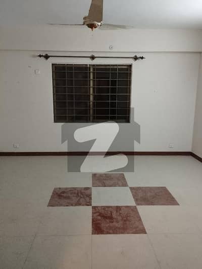 عسکری 5 ملیر کنٹونمنٹ,کینٹ,کراچی میں 3 کمروں کا 11 مرلہ فلیٹ 3.6 کروڑ میں برائے فروخت۔