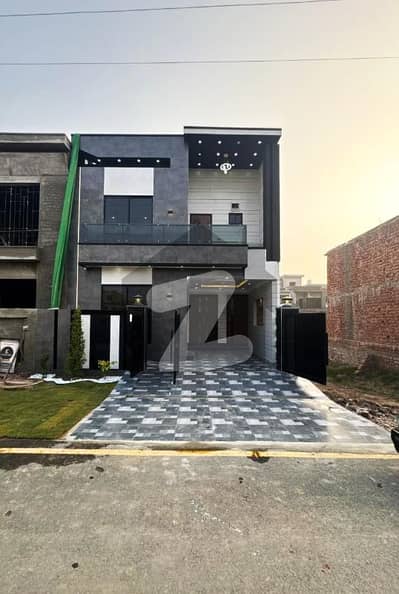 پارک ویو سٹی لاہور میں 4 کمروں کا 5 مرلہ مکان 1.95 کروڑ میں برائے فروخت۔ پارک ویو سٹی لاہور میں 4 کمروں کا 5 مرلہ مکان 1.95 کروڑ میں برائے فروخت۔