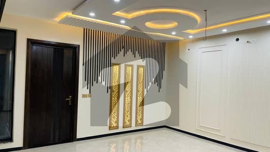 ایڈن آچرڈ فیصل آباد میں 3 کمروں کا 4 مرلہ مکان 2.4 کروڑ میں برائے فروخت۔