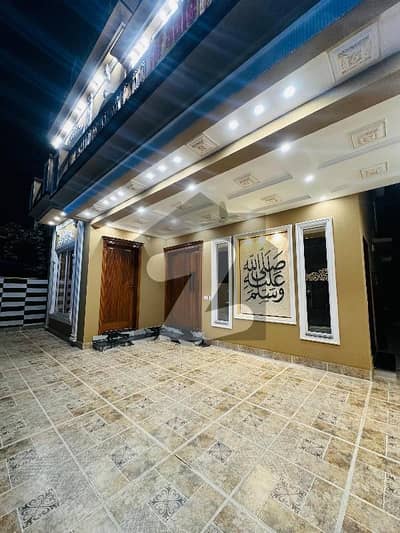 ماڈل ٹاؤن لاہور میں 6 کمروں کا 1 کنال مکان 3.5 لاکھ میں کرایہ پر دستیاب ہے۔ ماڈل ٹاؤن لاہور میں 6 کمروں کا 1 کنال مکان 3.5 لاکھ میں کرایہ پر دستیاب ہے۔