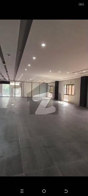 ایم ایم عالم روڈ گلبرگ,لاہور میں 18 مرلہ دکان 20.75 لاکھ میں کرایہ پر دستیاب ہے۔