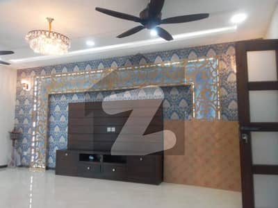 بحریہ ٹاؤن فیز 8 بحریہ ٹاؤن راولپنڈی,راولپنڈی میں 3 کمروں کا 5 مرلہ مکان 1.85 کروڑ میں برائے فروخت۔