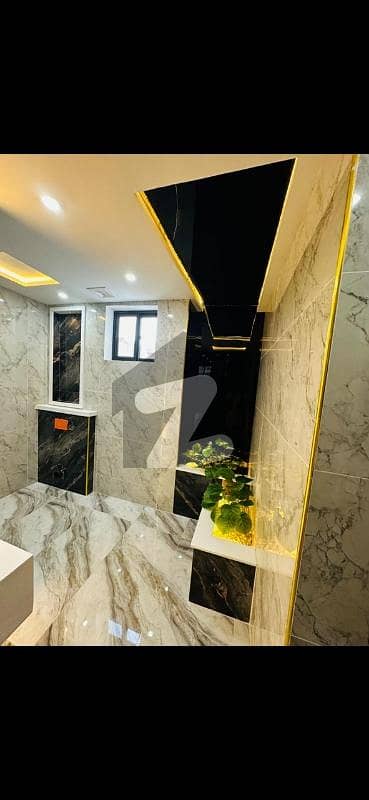 واپڈا ٹاؤن فیز 1 واپڈا ٹاؤن,ملتان میں 4 کمروں کا 5 مرلہ مکان 65.0 ہزار میں کرایہ پر دستیاب ہے۔