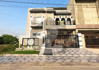 10 Marla House In LDA Avenue - Block M Is Available