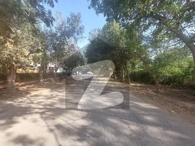 IDEAL LOCATION S. B COMMERCIAL 300 SQUARE YARDS 3 SIDE CORNER 150 WIDE ROAD PLOT FOR SALE IN SECTOR R GULSHAN E MAYMAR KARACHI