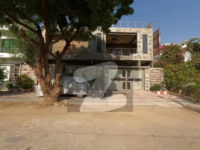 SLIGHTLY USED 400 SQR. YDS GROUND + ONE OWNER BUILD HOUSE FOR SALE IN SECTOR T GULSHAN E MAYMAR KARACHI