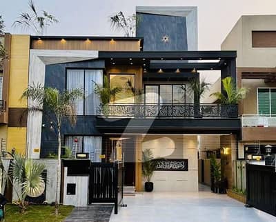 ڈی ایچ اے فیز 4 ڈیفنس (ڈی ایچ اے),لاہور میں 4 کمروں کا 10 مرلہ مکان 4.9 کروڑ میں برائے فروخت۔ ڈی ایچ اے فیز 4 ڈیفنس (ڈی ایچ اے),لاہور میں 4 کمروں کا 10 مرلہ مکان 4.9 کروڑ میں برائے فروخت۔