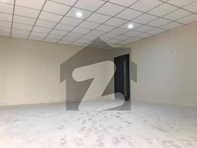 گلبرگ اسلام آباد میں 2 کنال دفتر 10.8 لاکھ میں کرایہ پر دستیاب ہے۔