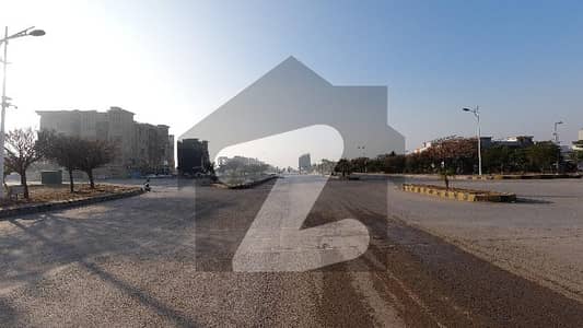 بحریہ ٹاؤن فیز 8 ۔ سیکٹر ایف - 3 بحریہ ٹاؤن فیز 8,بحریہ ٹاؤن راولپنڈی,راولپنڈی میں 14 مرلہ رہائشی پلاٹ 1.35 کروڑ میں برائے فروخت۔