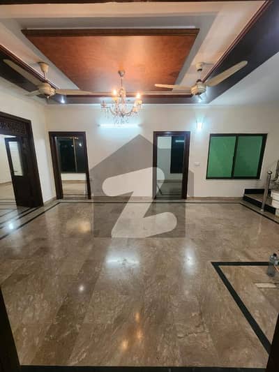 ای ۔ 11 اسلام آباد میں 3 کمروں کا 14 مرلہ زیریں پورشن 1.15 لاکھ میں کرایہ پر دستیاب ہے۔