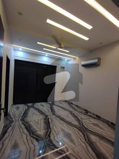 بحریہ آرچرڈ لاہور میں 3 کمروں کا 10 مرلہ بالائی پورشن 55.0 ہزار میں کرایہ پر دستیاب ہے۔