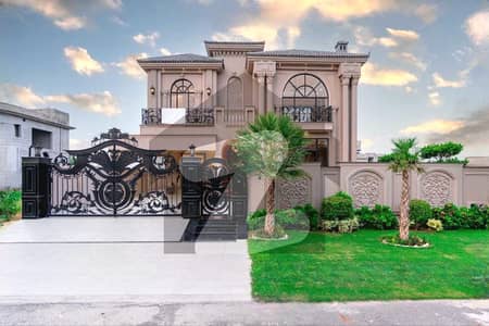 ڈی ایچ اے فیز 7 - بلاک یو فیز 7,ڈیفنس (ڈی ایچ اے),لاہور میں 5 کمروں کا 1 کنال مکان 6.55 کروڑ میں برائے فروخت۔