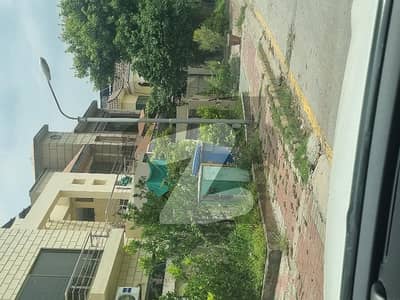 بحریہ ٹاؤن فیز 7 بحریہ ٹاؤن راولپنڈی,راولپنڈی میں 1 کنال رہائشی پلاٹ 2.5 کروڑ میں برائے فروخت۔