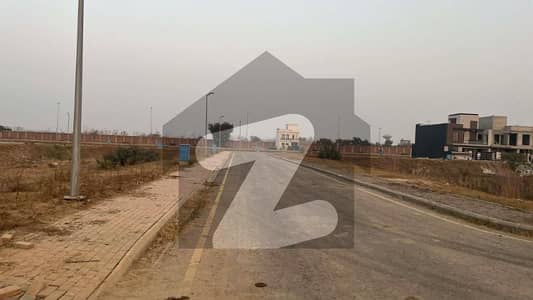FACING PARK PLOT NO 845 FOR SALE IN ALAMGIR BLOCK BAHRIA TOWN LAHORE.