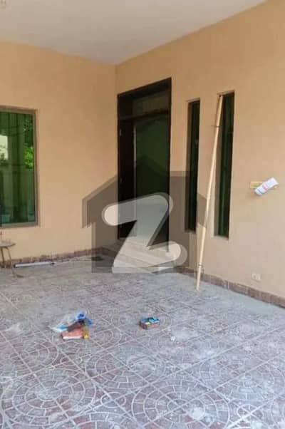 عسکری 10 عسکری,لاہور میں 4 کمروں کا 10 مرلہ مکان 5.35 کروڑ میں برائے فروخت۔