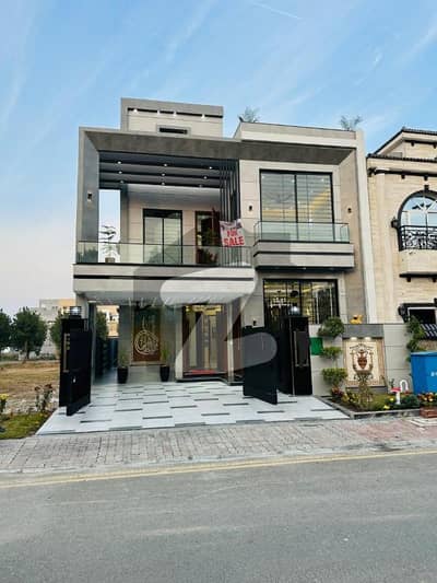 Lavish 8 Marla House Facing Zoo & Park With 80 Ft Road Available At Reasonable Price in Bahria Orchard Raiwind Lahore