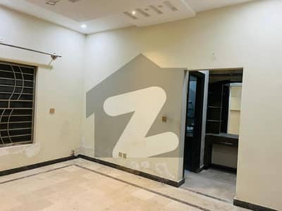 Lower Portion Sized 10 Marla Available In Chaklala Scheme 3