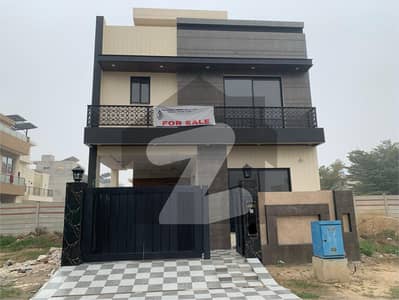 ڈی ایچ اے 11 رہبر فیز 2 ڈی ایچ اے 11 رہبر,لاہور میں 3 کمروں کا 5 مرلہ مکان 2.7 کروڑ میں برائے فروخت۔