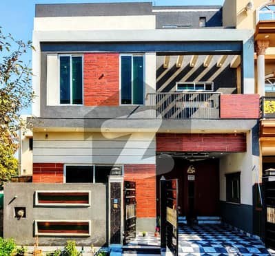 نیو لاهور سٹی لاہور میں 3 کمروں کا 5 مرلہ مکان 1.5 کروڑ میں برائے فروخت۔