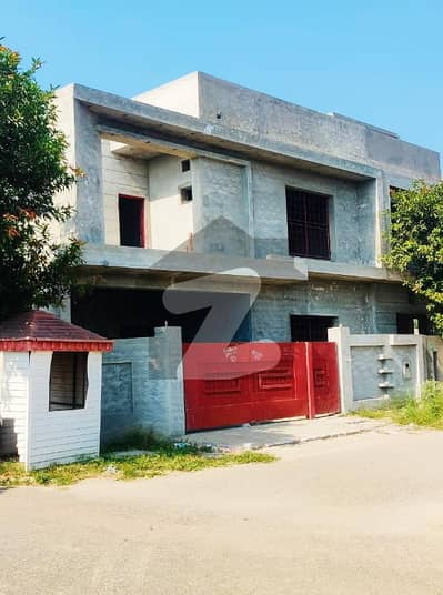 نیو لاهور سٹی لاہور میں 4 کمروں کا 8 مرلہ مکان 1.6 کروڑ میں برائے فروخت۔