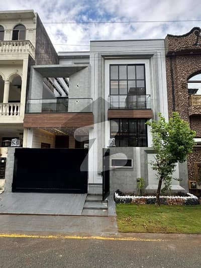 5 Marla Brand New Luxurious House For sale in Park View City Lahore