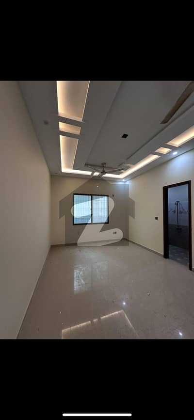 Gulshan-E-Iqbal - Block 6 Upper Portion Sized 250 Square Yards Is Available