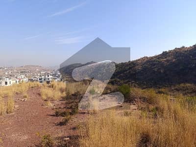 بنی گالہ اسلام آباد میں 2 کنال رہائشی پلاٹ 3.6 کروڑ میں برائے فروخت۔