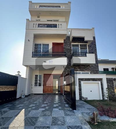 جی ۔ 14 اسلام آباد میں 4 کمروں کا 4 مرلہ مکان 3.45 کروڑ میں برائے فروخت۔