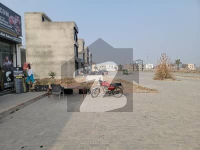 Q Block Main 100' Road Plot