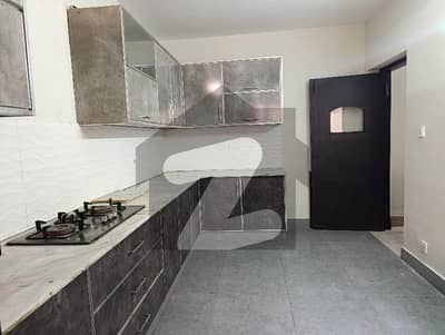 ایڈن ایوینیو ایڈن,لاہور میں 3 کمروں کا 10 مرلہ مکان 3.2 کروڑ میں برائے فروخت۔