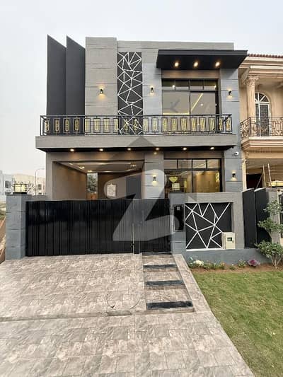 Modern House For Sale In 9 Town