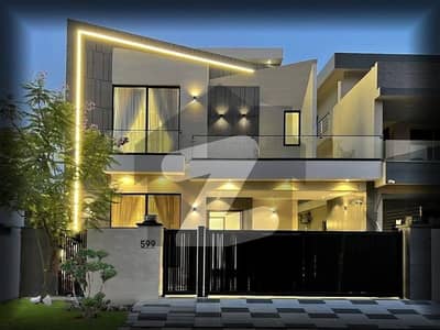 پارک ویو سٹی لاہور میں 5 کمروں کا 10 مرلہ مکان 3.15 کروڑ میں برائے فروخت۔