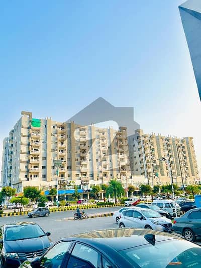 For Sale: 4-Bedroom Covered Flat with Main Road Facing Gallery Diamond Mall, Gulberg Greens