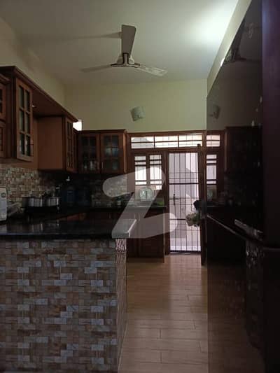 Prime Location Gulistan-e-Jauhar - Block 15 300 Square Yards House Up For sale