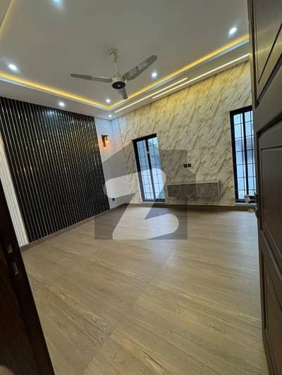 Real Picture   8 Marla brand new luxury house for rent bahria Town Lahore