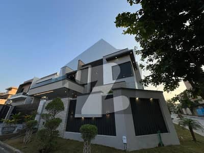 beautiful designer brand new corner house available for sale