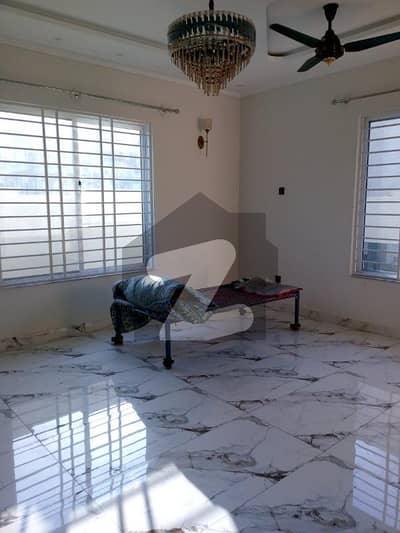 سی بی آر ٹاؤن اسلام آباد میں 6 کمروں کا 12 مرلہ مکان 6.3 کروڑ میں برائے فروخت۔ سی بی آر ٹاؤن اسلام آباد میں 6 کمروں کا 12 مرلہ مکان 6.3 کروڑ میں برائے فروخت۔