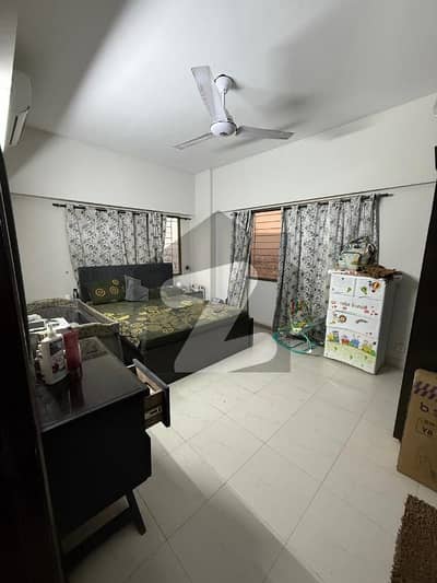 گلشنِ اقبال - بلاک 1 گلشنِ اقبال,گلشنِ اقبال ٹاؤن,کراچی میں 4 کمروں کا 8 مرلہ فلیٹ 2.9 کروڑ میں برائے فروخت۔