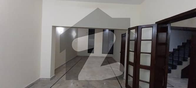 10 MARLA IMMACULATE WELL MAINTAINED RENOVATED BUNGALOW NEAR TO PARK