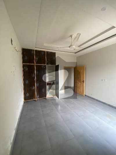 ویلینشیاء ۔ بلاک پی1 ویلینشیاء ہاؤسنگ سوسائٹی,لاہور میں 2 کمروں کا 7 مرلہ فلیٹ 40.0 ہزار میں کرایہ پر دستیاب ہے۔