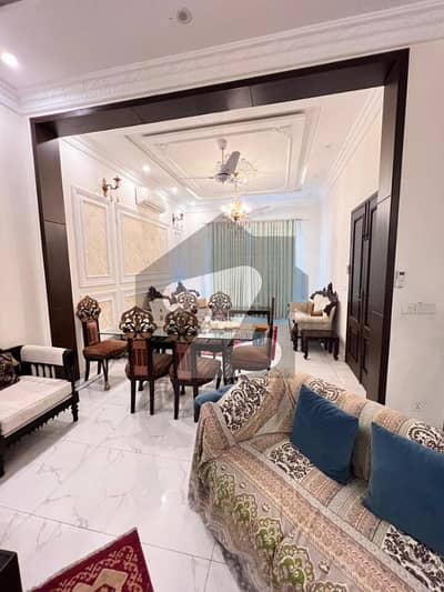 لیک سٹی رائیونڈ روڈ,لاہور میں 6 کمروں کا 10 مرلہ مکان 1.85 لاکھ میں کرایہ پر دستیاب ہے۔