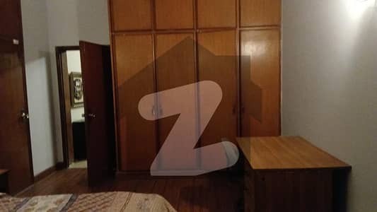 ڈی ایچ اے فیز 2 - بلاک ایس فیز 2,ڈیفنس (ڈی ایچ اے),لاہور میں 1 کنال کمرہ 35.0 ہزار میں کرایہ پر دستیاب ہے۔