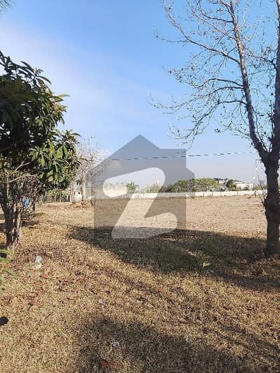 A Executive 10 Marla Corner Cutting Area Plot Available For Sale In Gulberg Residencia Islamabad