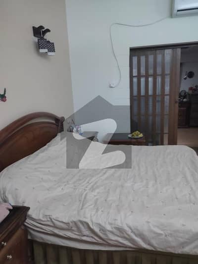 کلفٹن ۔ بلاک 5 کلفٹن,کراچی میں 2 مرلہ کمرہ 60.0 ہزار میں کرایہ پر دستیاب ہے۔