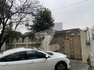 ایف ۔ 6 اسلام آباد میں 3 کمروں کا 1 کنال مکان 24.0 کروڑ میں برائے فروخت۔